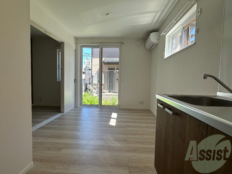 居室・リビング　７．５帖の洋室になります。伸び伸び出来そうですね。