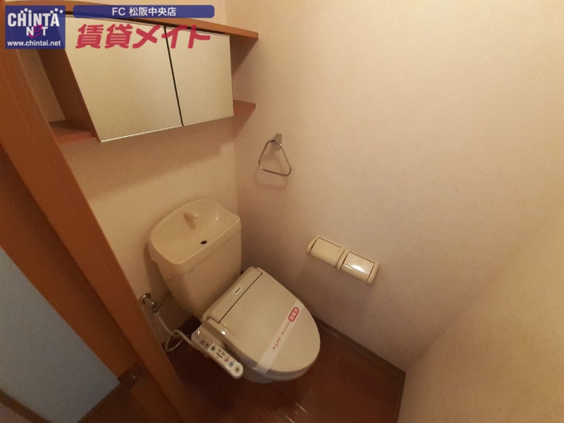 トイレ　同型参考写真