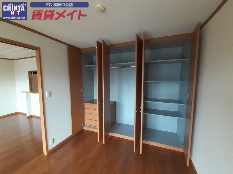 収納　同型参考写真