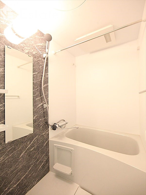 バス・シャワールーム　バスルーム