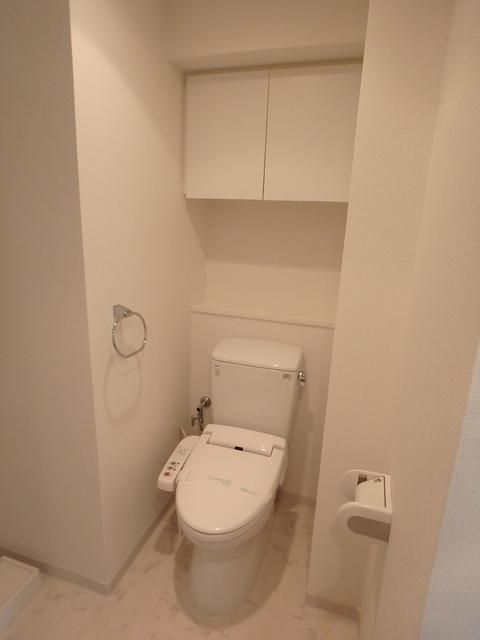 トイレ　★上部に収納もあります★