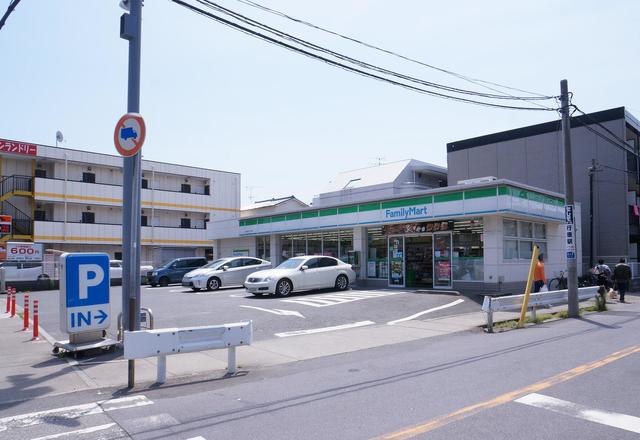 コンビニ　ファミリーマート南行徳三丁目店（コンビニ）まで523m