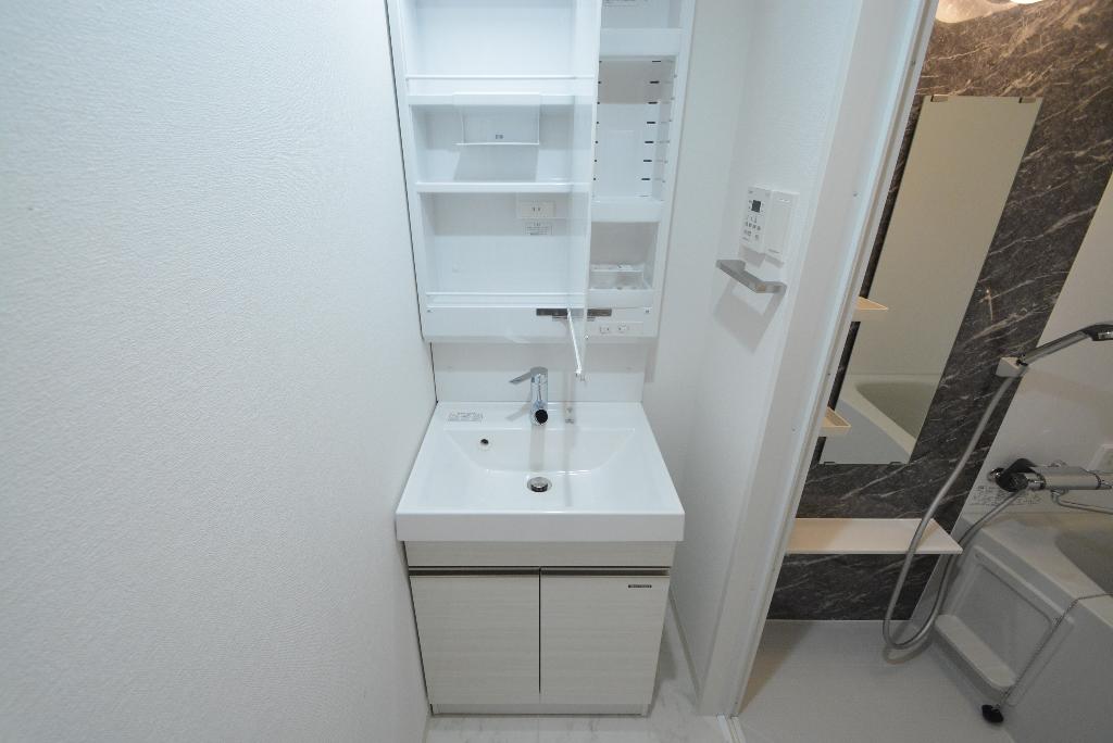 洗面設備　洗髪洗面化粧台