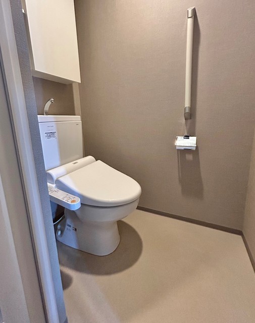 トイレ　温水洗浄便座