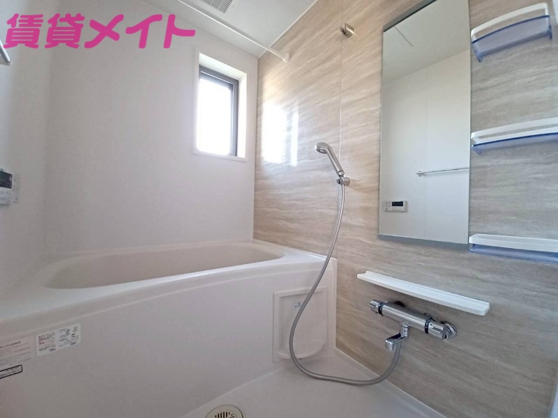 バス・シャワールーム　同型参考写真