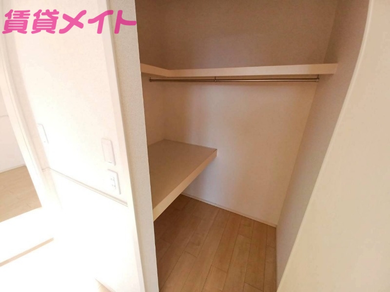 収納　同型参考写真