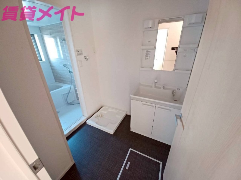 洗面設備　同型参考写真