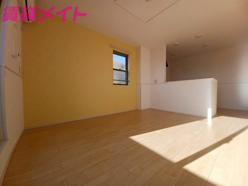 居室・リビング　同型参考写真