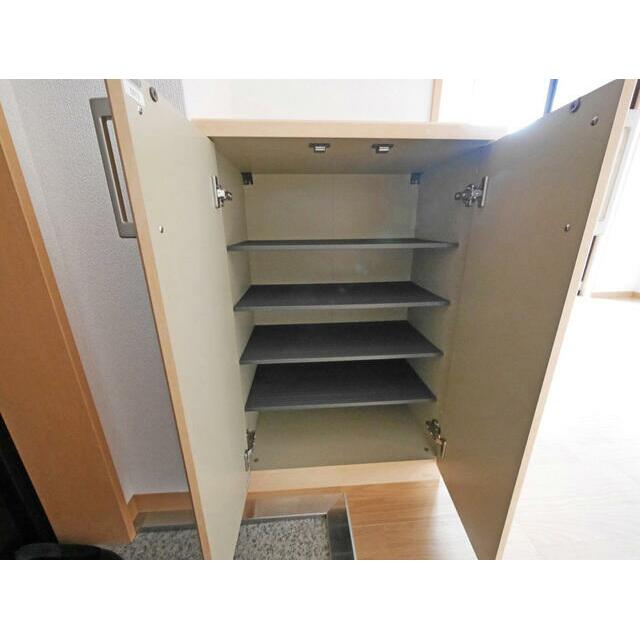 玄関　シューズボックス