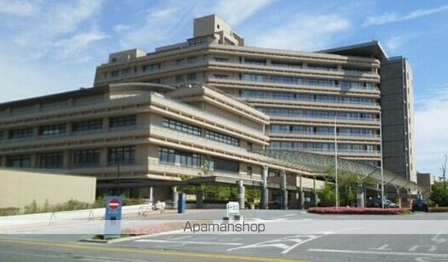 病院　県立中央病院（病院）まで2400m