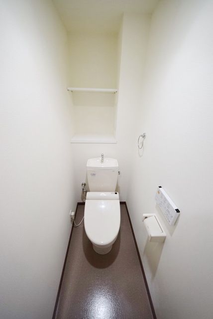 トイレ　ウォシュレットついてます♪