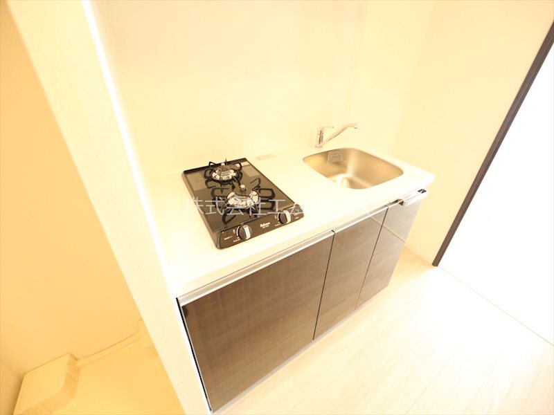 キッチン　システムキッチン（ガス2口コンロ付）