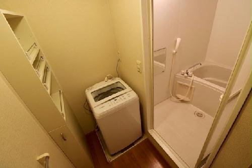 バス・シャワールーム　同タイプの物件写真となります。