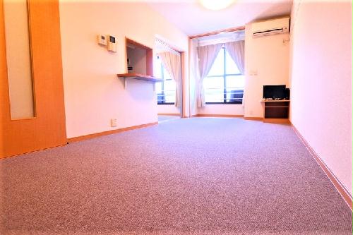 居室・リビング　同タイプの物件写真となります。