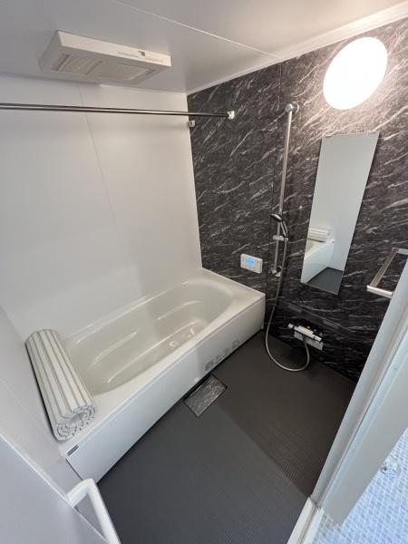 バス・シャワールーム　広々1坪タイプのバスルーム