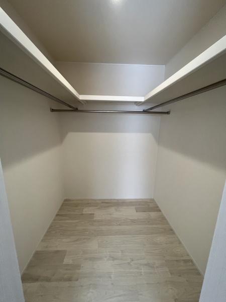 収納　ウォークインクローゼットです