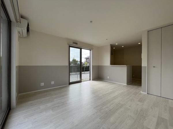 居室・リビング　明るいリビングダイニング！