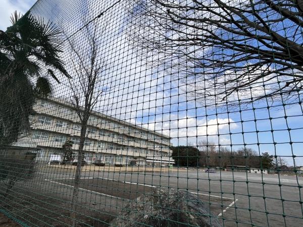 小学校　上尾市立上平北小学校（小学校）まで636m