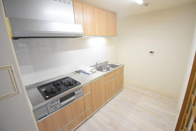 キッチン　※別部屋参考画像です。