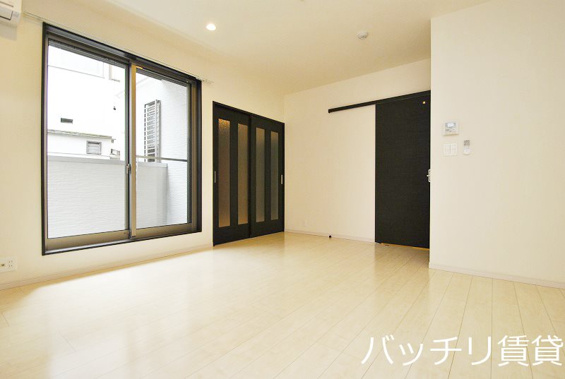 居室・リビング　同シリーズの別号室の画像。現況を優先します。