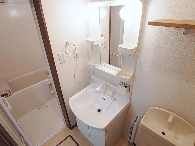 洗面設備　嬉しいシャンプードレッサー完備
