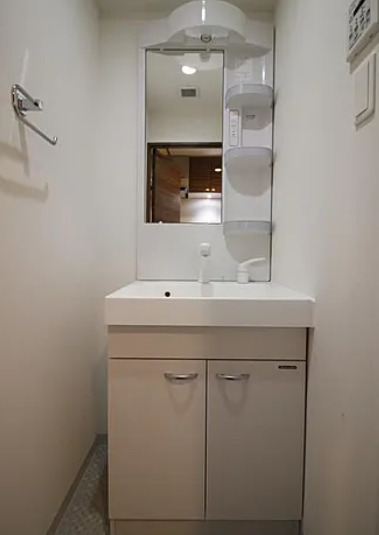 洗面設備　※別部屋の参考写真です。