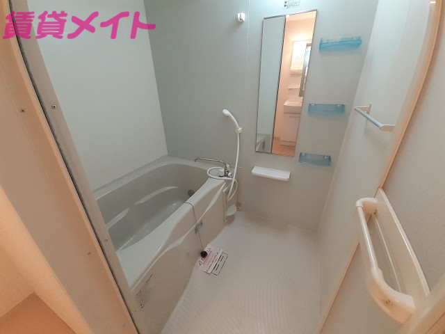 バス・シャワールーム　同型参考写真