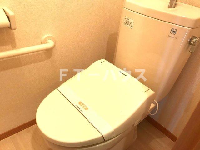 トイレ　303 トイレ