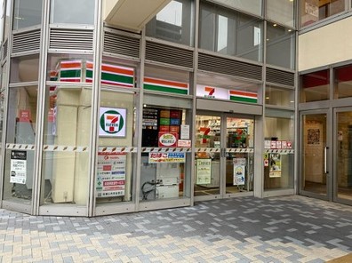 コンビニ　セブンイレブン 船橋本町店（コンビニ）まで105m