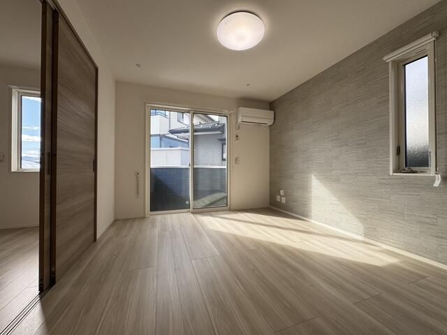 居室・リビング　写真は別の部屋のものです。