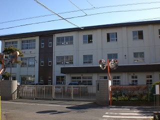 中学校　静岡市立清水第六中学校（中学校）まで930m