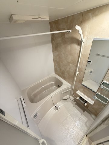 バス・シャワールーム　★追炊き・浴室乾燥機付きのお風呂★家具家電付きのお部屋です★