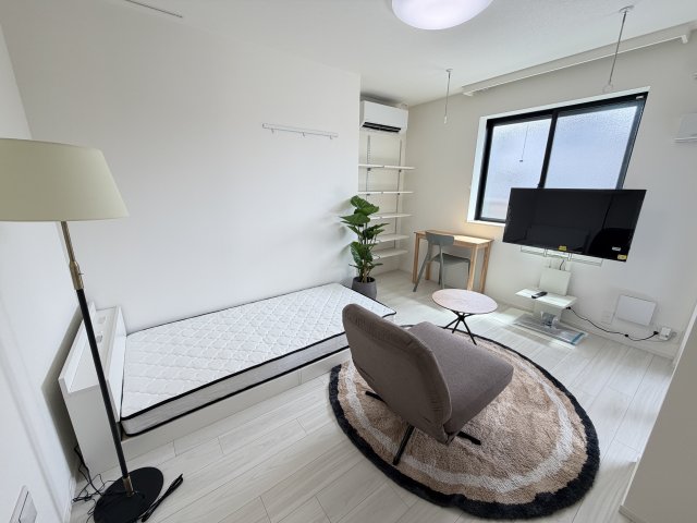 居室・リビング　★洋室★家具家電付きの物件です★