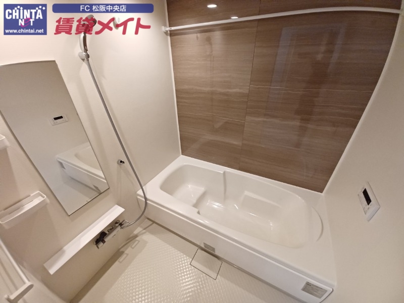 バス・シャワールーム　反転タイプ参考写真