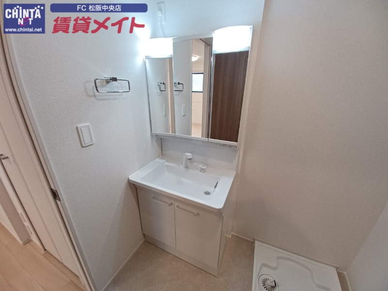 洗面設備　反転タイプ参考写真