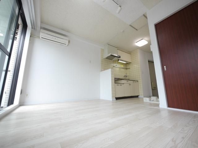 その他部屋・スペース　★フローリングのお部屋はお掃除もはかどります★