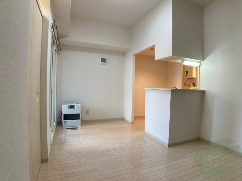 居室・リビング　広くてキレイなお部屋が広がっていて、充実した生活が送れそう。