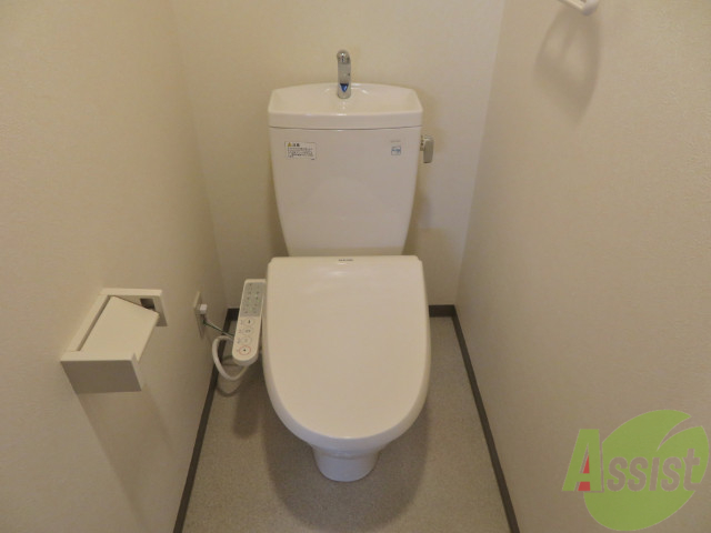 トイレ　ウォシュレット機能がついたトイレです。安心して使用できますね