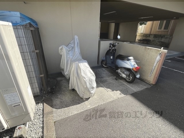 その他　バイク置き場
