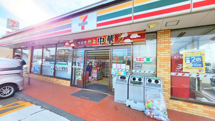 コンビニ　セブンイレブン（コンビニ）まで224m