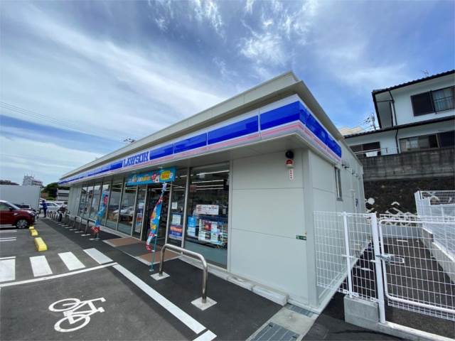 コンビニ　ローソン 八幡日吉台二丁目店（コンビニ）まで417m