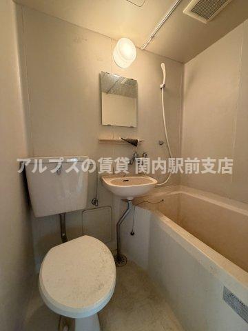 バス・シャワールーム　室内工事中