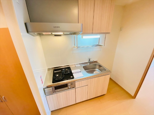 キッチン　同一建物内２０６号室内装写真転載
