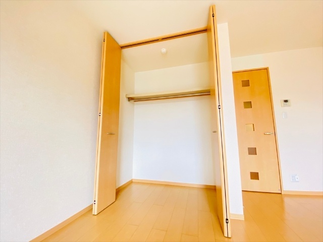 収納　同一建物内２０６号室内装写真転載
