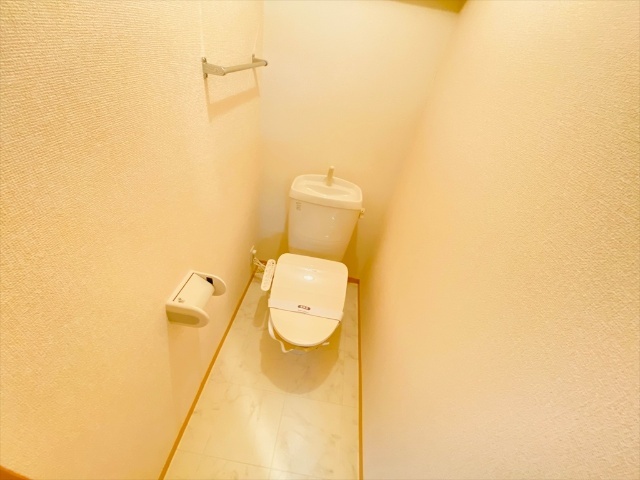 トイレ　同一建物内２０６号室内装写真転載