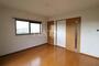 居室・リビング　同物件別部屋です。