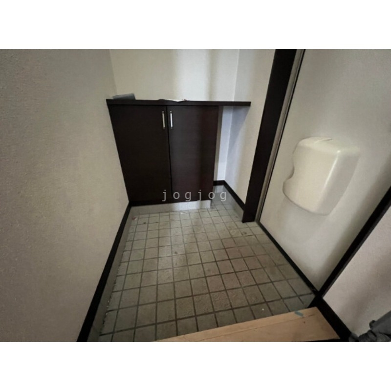 玄関　ゆったりとした玄関です。
