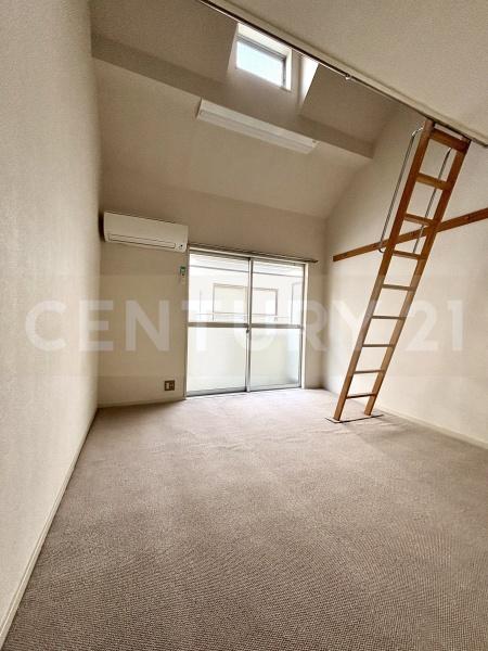居室・リビング　※他の部屋の写真です。