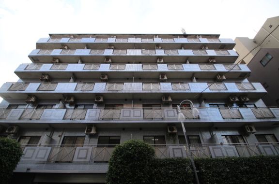 建物外観　外観は落ち着いています