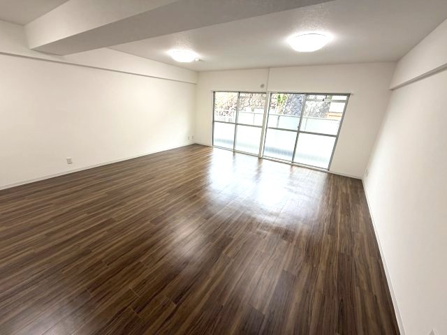 シャンボール芦屋の居間写真